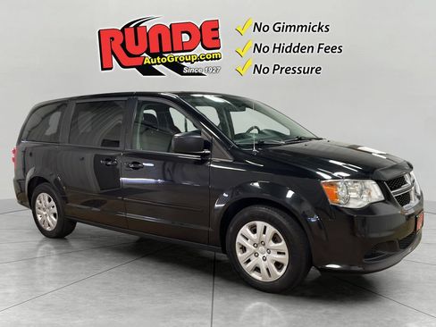 Used 2017 Dodge Grand Caravan SE FWD image 8