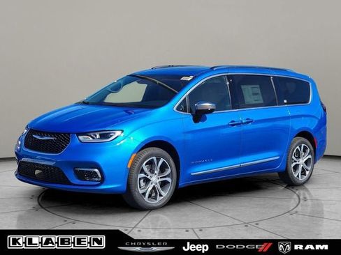 New 2026 Chrysler Pacifica Pinnacle AWD/4WD image 1