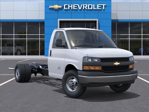 New 2025 Chevrolet Express 3500 w/ Power Convenience Package RWD image 25