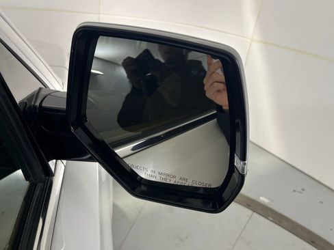 Used 2017 Cadillac Escalade Platinum image 53