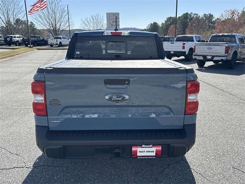 Used 2022 Ford Maverick Lariat w/ Lariat Luxury Package image 6