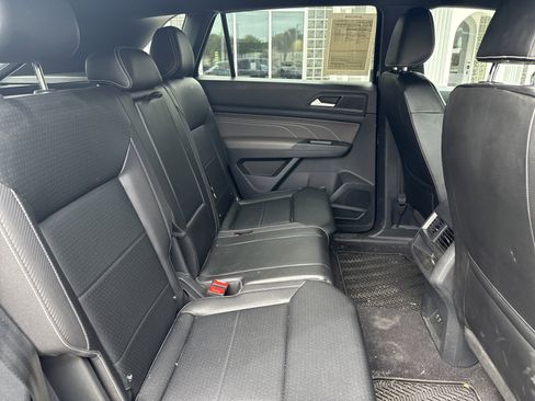 Used 2021 Volkswagen Atlas Cross Sport SE w/ 20" Black Wheels Package image 27