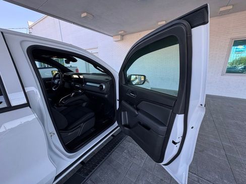 Used 2026 Chevrolet Colorado LT RWD image 15
