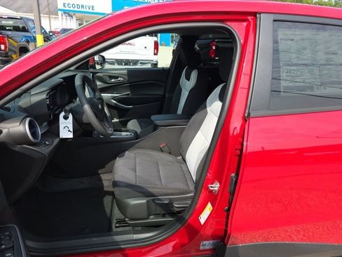 New 2026 Chevrolet Trax LS w/ LS Convenience Package FWD image 6