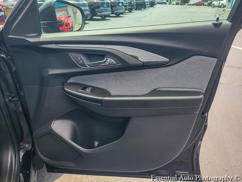 Certified 2023 Chevrolet TrailBlazer LT w/ Convenience Package FWD image 25