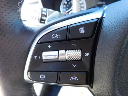 Used 2026 Genesis G70 2.5T image 17