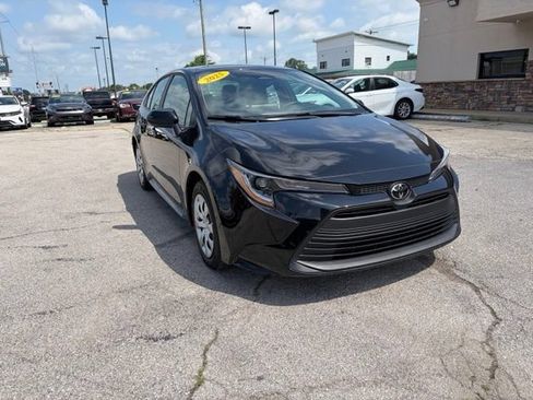 Used 2025 Toyota Corolla LE FWD image 10