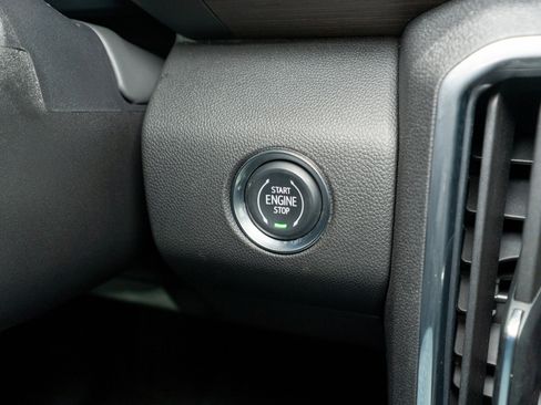 Used 2024 GMC Acadia Denali w/ Super Cruise Package image 30