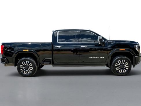 Used 2024 GMC Sierra 2500 Denali Ultimate w/ Max Trailering Package AWD/4WD image 5