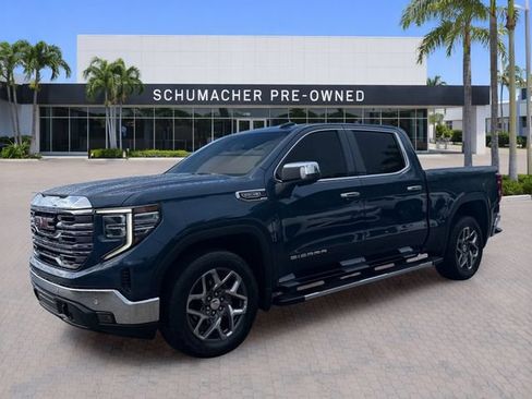 Used 2022 GMC Sierra 1500 SLT w/ SLT Premium Plus Package RWD image 3