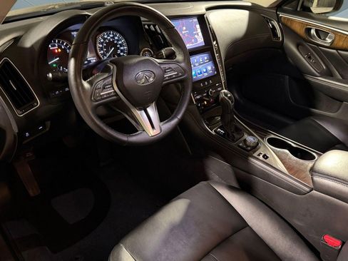 Used 2018 INFINITI Q50 Luxe w/ Essential Package (3.0T Luxe) AWD/4WD image 4