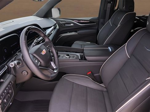 Used 2024 Cadillac Escalade Sport w/ Touring Package image 9