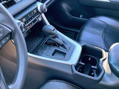 Used 2022 Toyota RAV4 XLE image 14