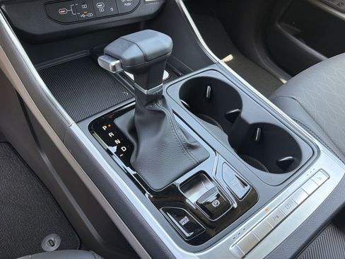 New 2026 Kia Carnival EX FWD image 24