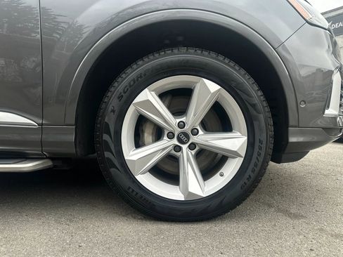 Used 2024 Audi Q7 2.0T Premium image 31