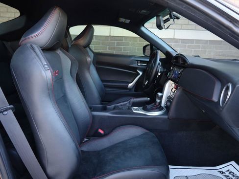 Used 2018 Subaru BRZ Limited w/ Popular Package #2 RWD image 19