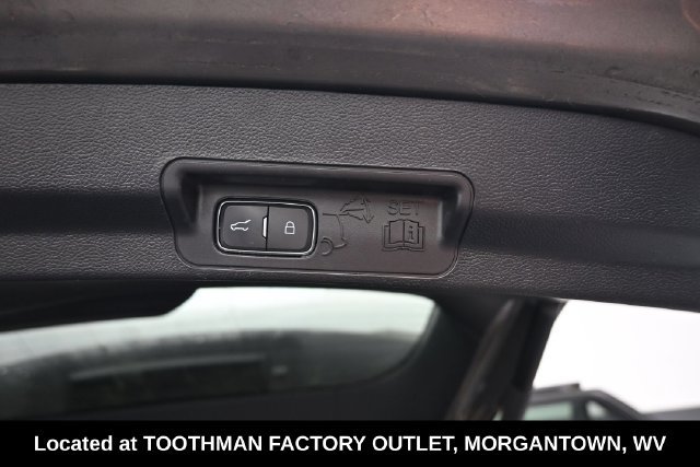 Used 2021 Ford Explorer XLT w/ Equipment Group 202A AWD/4WD image 6