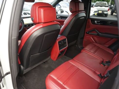 Used 2019 Porsche Cayenne AWD/4WD image 12
