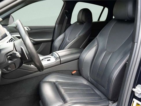 Used 2021 BMW X6 xDrive40i w/ M Sport Package image 53