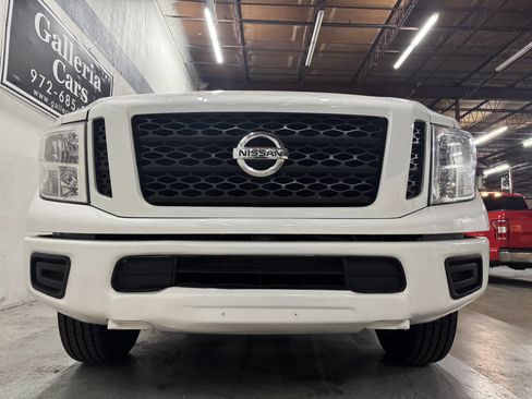 Used 2017 Nissan Titan S image 5