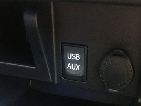 Used 2013 Toyota 4Runner Limited image 29