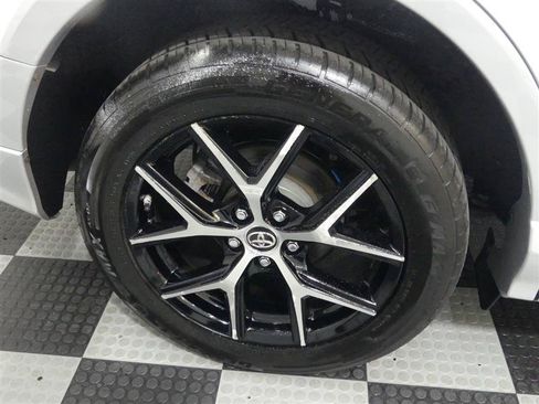 Used 2016 Toyota RAV4 SE w/ Advanced Technology Package AWD/4WD image 16