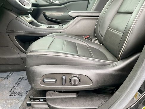 Used 2023 GMC Acadia Denali w/ Black Diamond Edition image 19