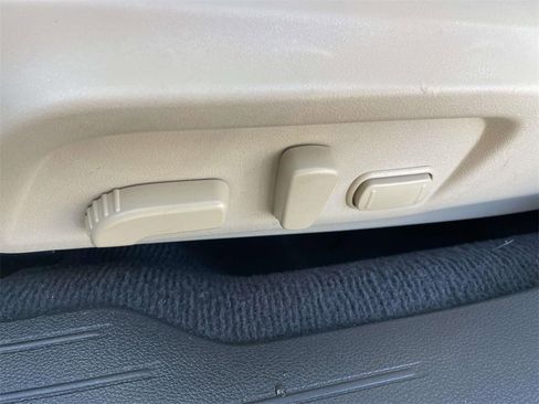 Used 2018 Subaru Outback 2.5i Limited image 14