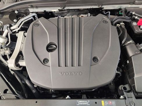 New 2026 Volvo V60 B5 Cross Country Plus w/ Protection Package Premier image 33