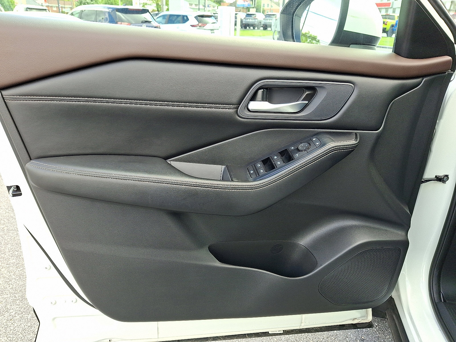 Certified 2023 Nissan Rogue SV w/ SV Premium B Package AWD/4WD image 14