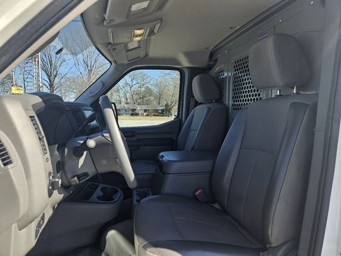 Used 2020 Nissan NV 2500 SV image 11
