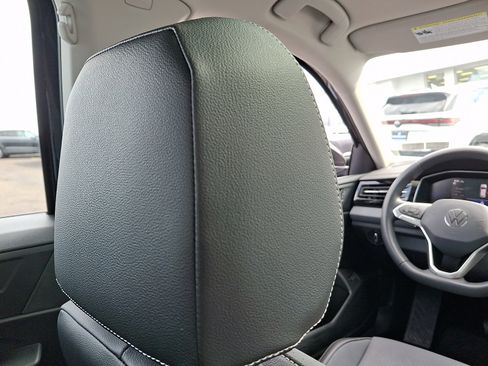 Certified 2026 Volkswagen Jetta SE FWD image 9