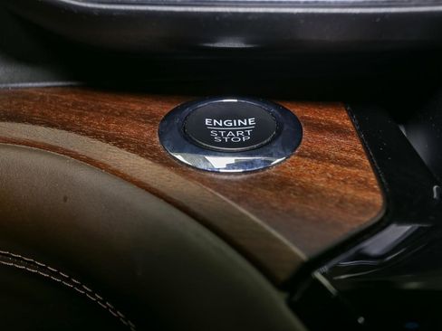 Used 2022 Ford Explorer King Ranch image 34