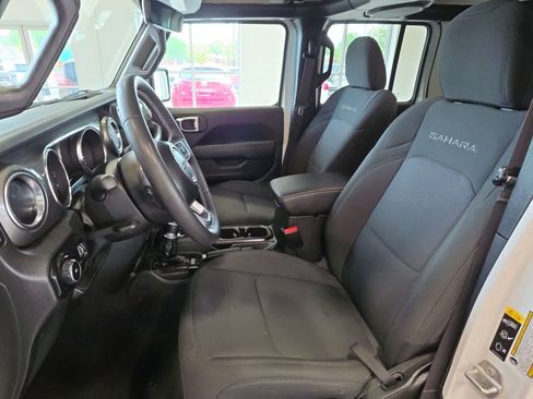 Used 2023 Jeep Wrangler Unlimited Sahara AWD/4WD image 16