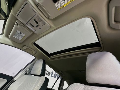 Used 2018 Toyota RAV4 XLE FWD image 25