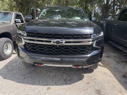 Used 2021 Chevrolet Suburban Z71 w/ Z71 Signature Package AWD/4WD image 3