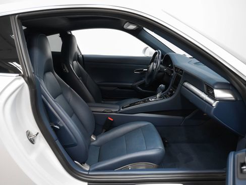 Certified 2015 Porsche 911 Carrera RWD image 21