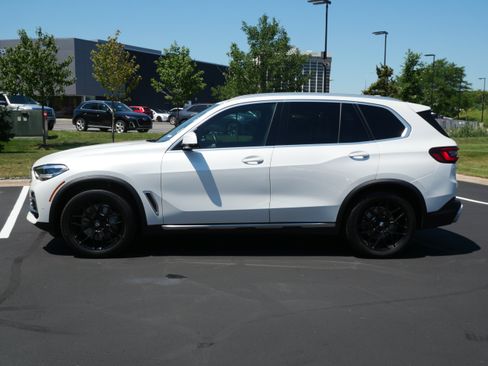 Used 2021 BMW X5 xDrive40i w/ Convenience Package AWD/4WD image 2