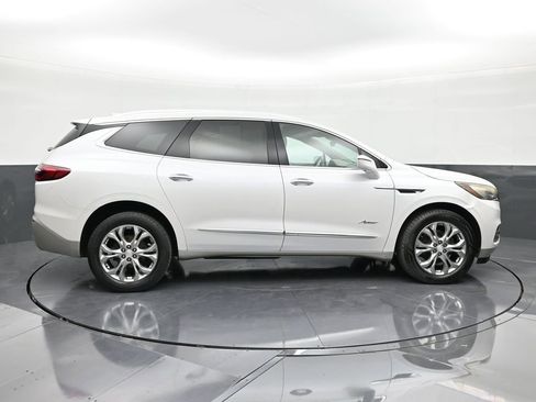 Used 2018 Buick Enclave Avenir FWD image 6