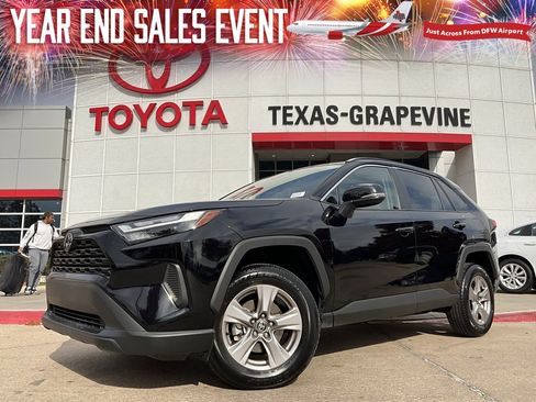 Used 2025 Toyota RAV4 XLE image 1