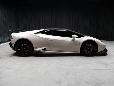 Used 2015 Lamborghini Huracan LP 610-4 image 16
