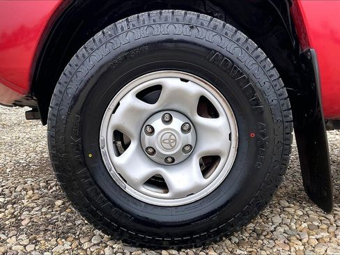 Used 2013 Toyota Tacoma PreRunner image 22