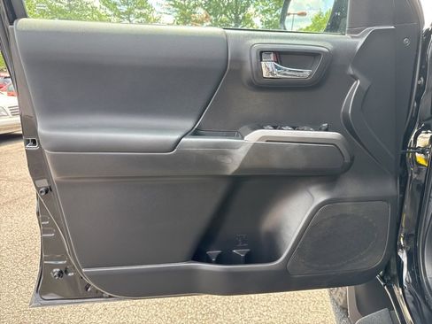 Used 2023 Toyota Tacoma TRD Off-Road image 23