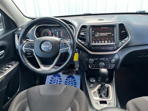 Used 2016 Jeep Cherokee Latitude w/ Cold Weather Group AWD/4WD image 23