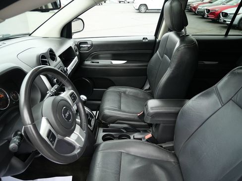 Used 2017 Jeep Compass High Altitude AWD/4WD image 10