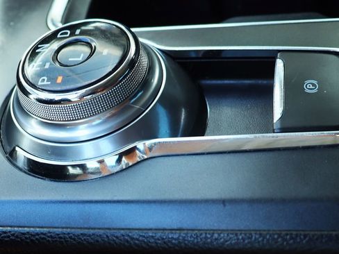 Used 2020 Ford Fusion SE image 52