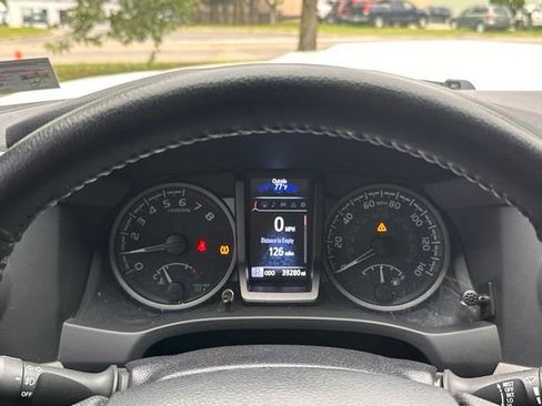 Used 2023 Toyota Tacoma TRD Sport AWD/4WD image 23