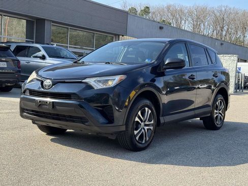 Used 2018 Toyota RAV4 LE w/ All Weather Liner Package image 23
