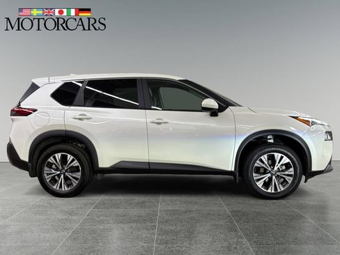 Used 2023 Nissan Rogue SV AWD/4WD image 2