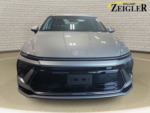 Certified 2025 Hyundai Sonata SEL FWD image 2